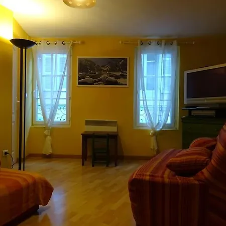 Maison Individuelle Au Centre Du Village 6/8 Pers. *